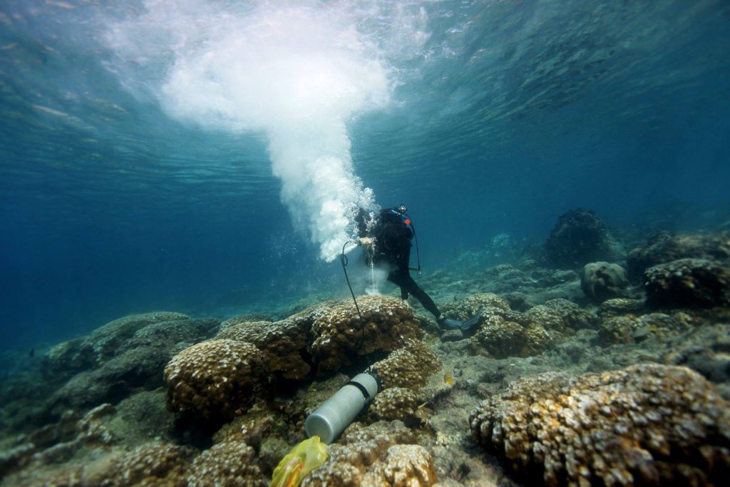 Obtaining a Coral Core with Pneumatic Device