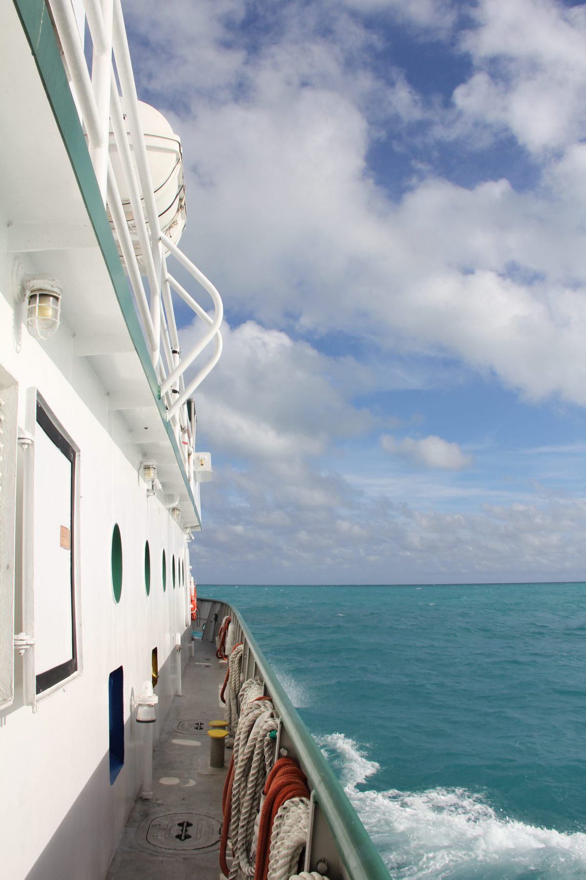 Side view of Florida Bay from the R/V Walton Smith.