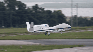 La aeronave Global Hawk de la NASA llevará múltiples instrumentos para hacer el perfil de los huracanes durante la temporada de campo de 2015. (Crédito de la imagen: NOAA)