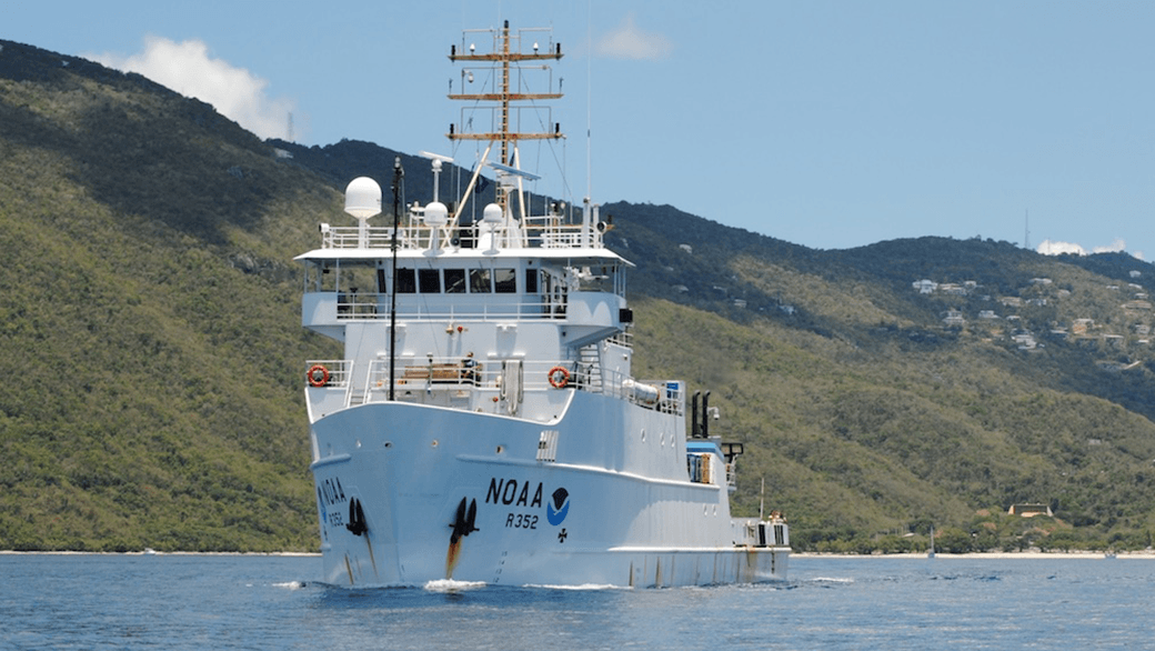 El barco de la NOAA Nancy Foster en St. Thomas, Islas Vírgenes de los Estados Unidos. Crédito de la imagen: NOAA