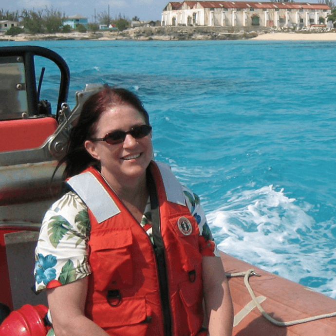 Libby (Elizabeth) Johns Oceanógrafa de la División de Oceanografía Física del Laboratorio Oceanográfico y Meteorológico del Atlántico de la NOAA
