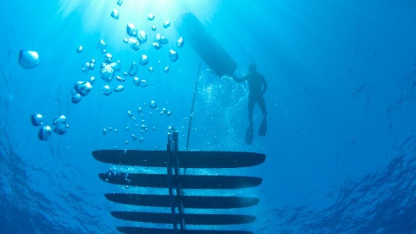 Underwater view of a wave glider at sea. Image credit: Liquid Robotics