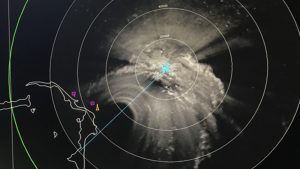 Imagen de radar que muestra al avión P-3 de la NOAA entrando en el ojo del huracán Dorian. Crédito de la foto: NOAA.