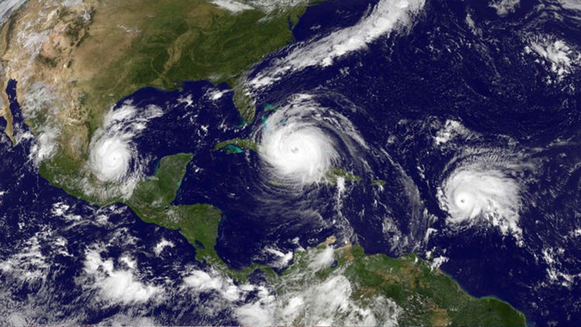 Una temporada de huracanes atlánticos 2017 muy activa: esta imagen de satélite muestra tres tormentas tropicales -Katia, Irma y José- agitándose en el Atlántico al mismo tiempo. Crédito de la imagen: NOAA.