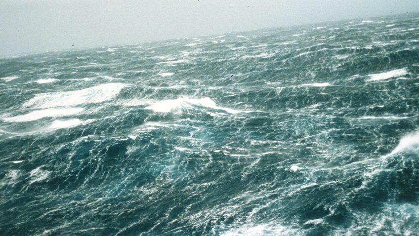 Olas de tormenta del Pacífico Norte vistas desde el M/V NOBLE STAR. Las observaciones oceánicas son un componente importante del Programa de Campo de Huracanes 2023 Crédito de la foto: NWS