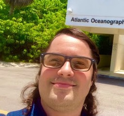 A portrait of NOAA AOML intern, Rodolfo (Rudy) Peluzzo.